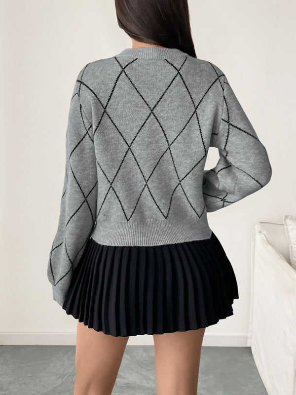 New round neck sweater with bow decoration